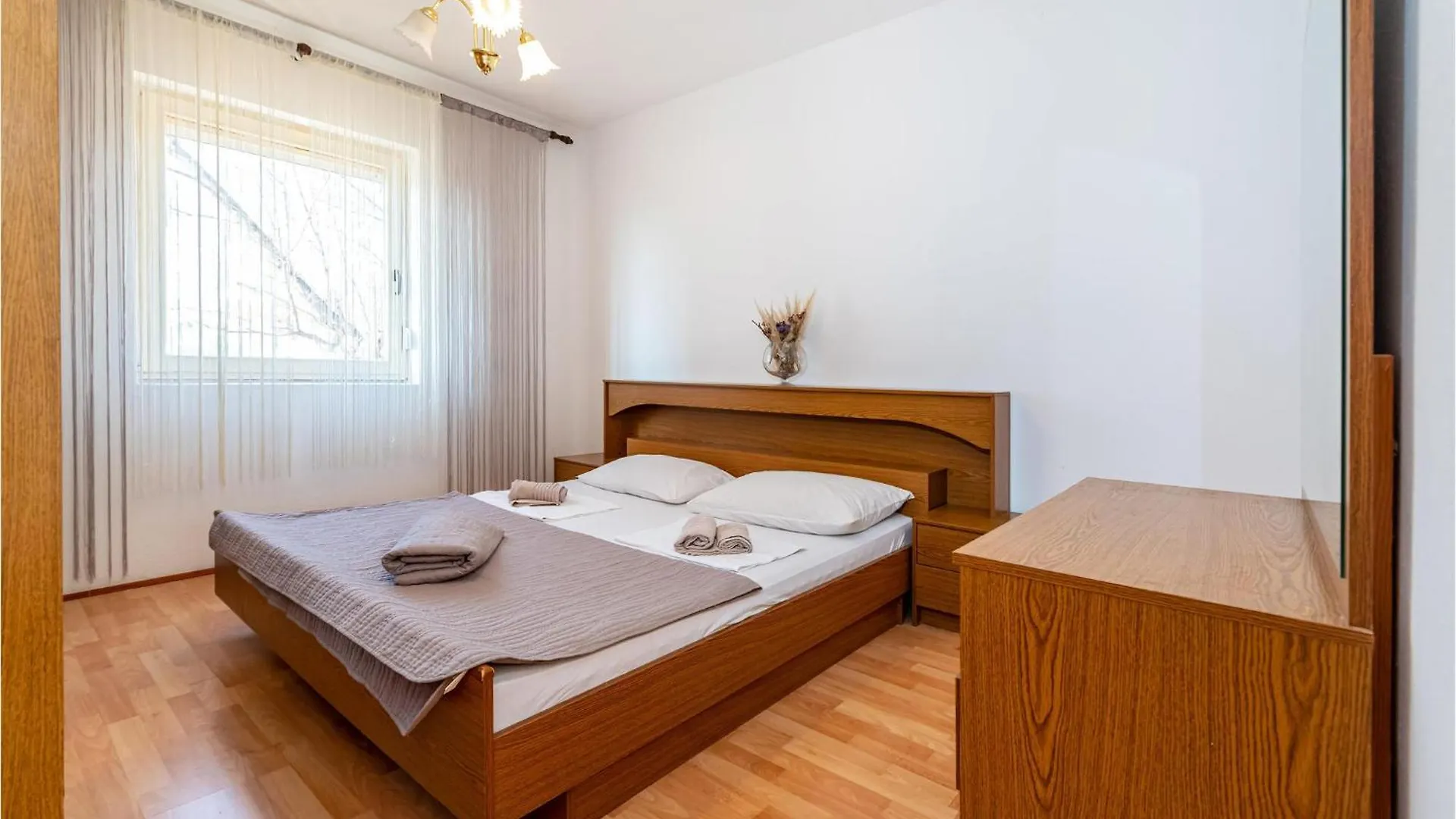 Lovely Apartment In Jasenice With Kitchen Croatia