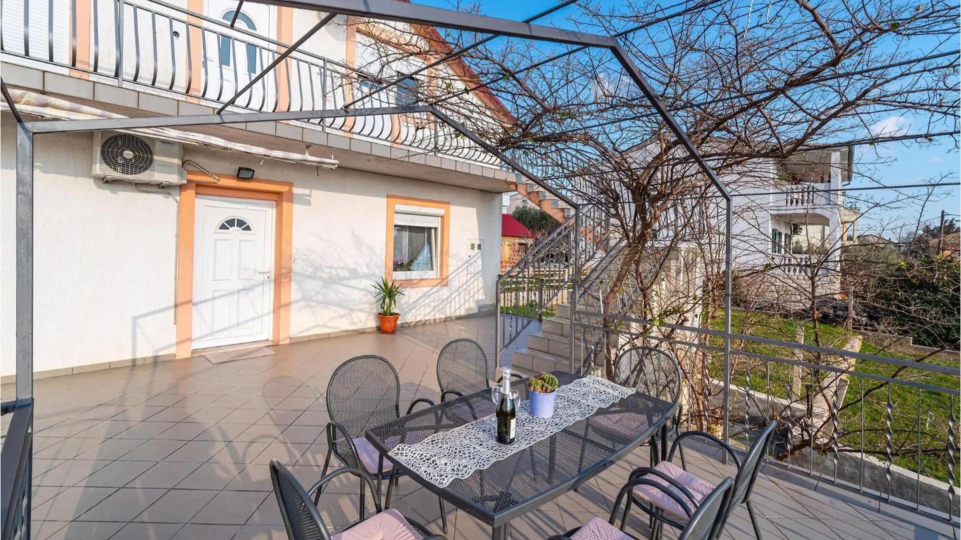 Lovely Apartment In Jasenice With Kitchen