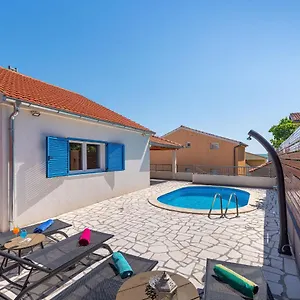 Nika Jasenice (Zadar)